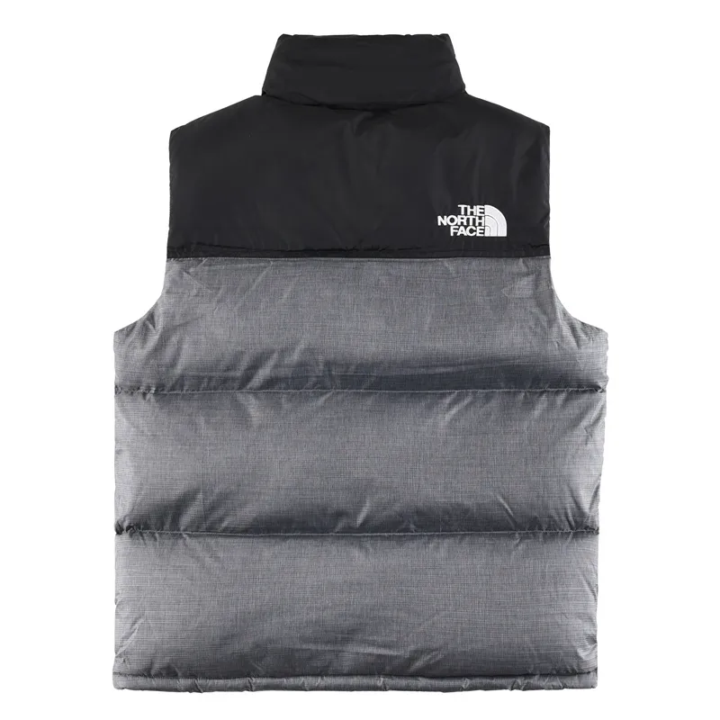 Style No.: Y 85 💰P245 [North Face Vest] The North Face｜North Face Nuptse 1996 Classic Down Vest/North Face Vest [Metallic Gray] ❶The embroidery uses imported Tajima embroidery ten thousand needle embroidery, using imported No. 7 needles and Japanese Queen embroidery thread to ensure that each word is full of work and has a clear three-dimensional sense. ❷Filled with national standard 90 goose down, it has better thermal insulation performance, is not lightweight, and has good fluff recovery after compression! ❸Original custom-made 40D plaid four-level waterproof fabric. The inner liner is made of 40T high-density gallbladder to prevent lint and ensure the feel and bulk. The inner lining is made of nylon double-layer sealing design, which will not cause any lint. The adjustable hem with built-in drawstring buckle can prevent wind and cold! ❹The zipper is customized by YKK Yoshida, with clear engraving and perfect smooth texture. ❺Accessories and buttons are made of the same copper core spring as the original [non-commercial iron core spring] Sizes: XS S M L XL XXL Color: White Violent Orange Navy Blue Black Red Yellow Pink Metallic Gray Burgundy Green Montreal Blue Matcha Green Sky Blue Wheat